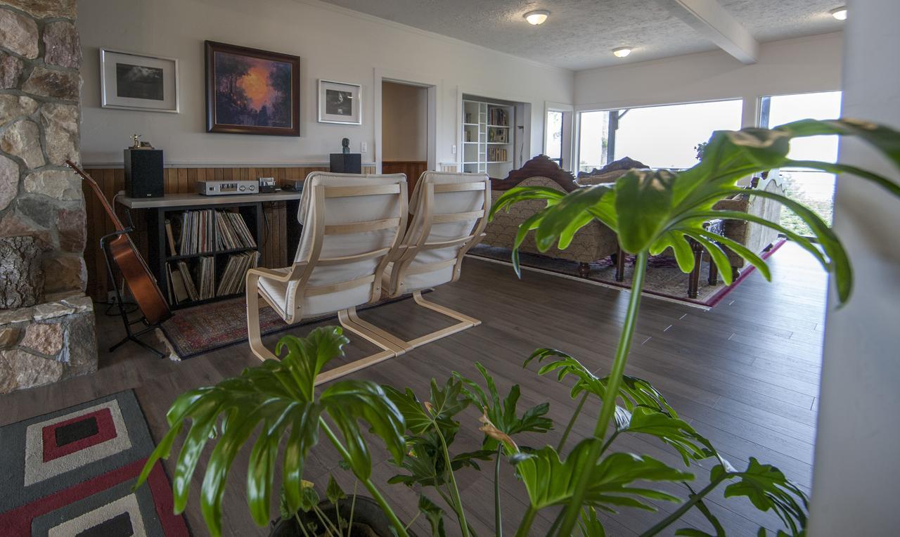Shangri-La Oceanfront Vacation Home Bedwell Harbour Zewnętrze zdjęcie