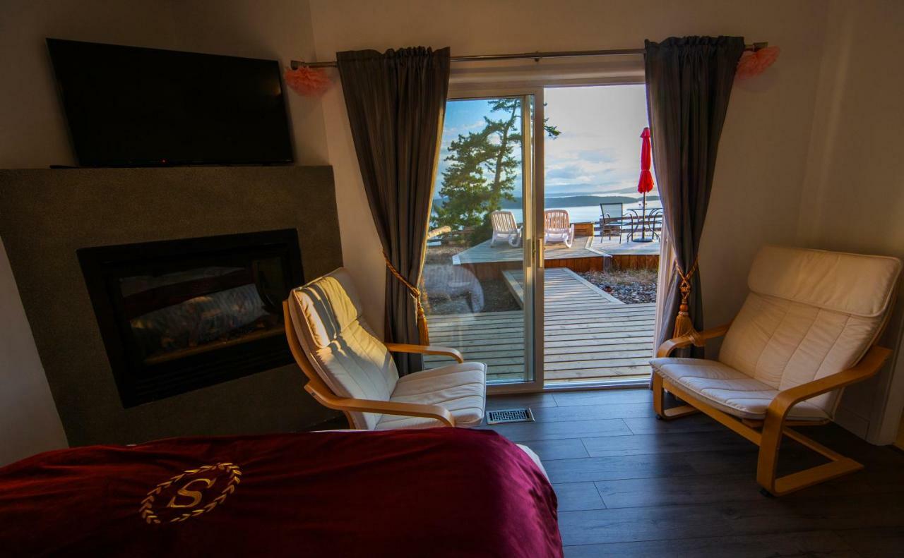 Shangri-La Oceanfront Vacation Home Bedwell Harbour Zewnętrze zdjęcie